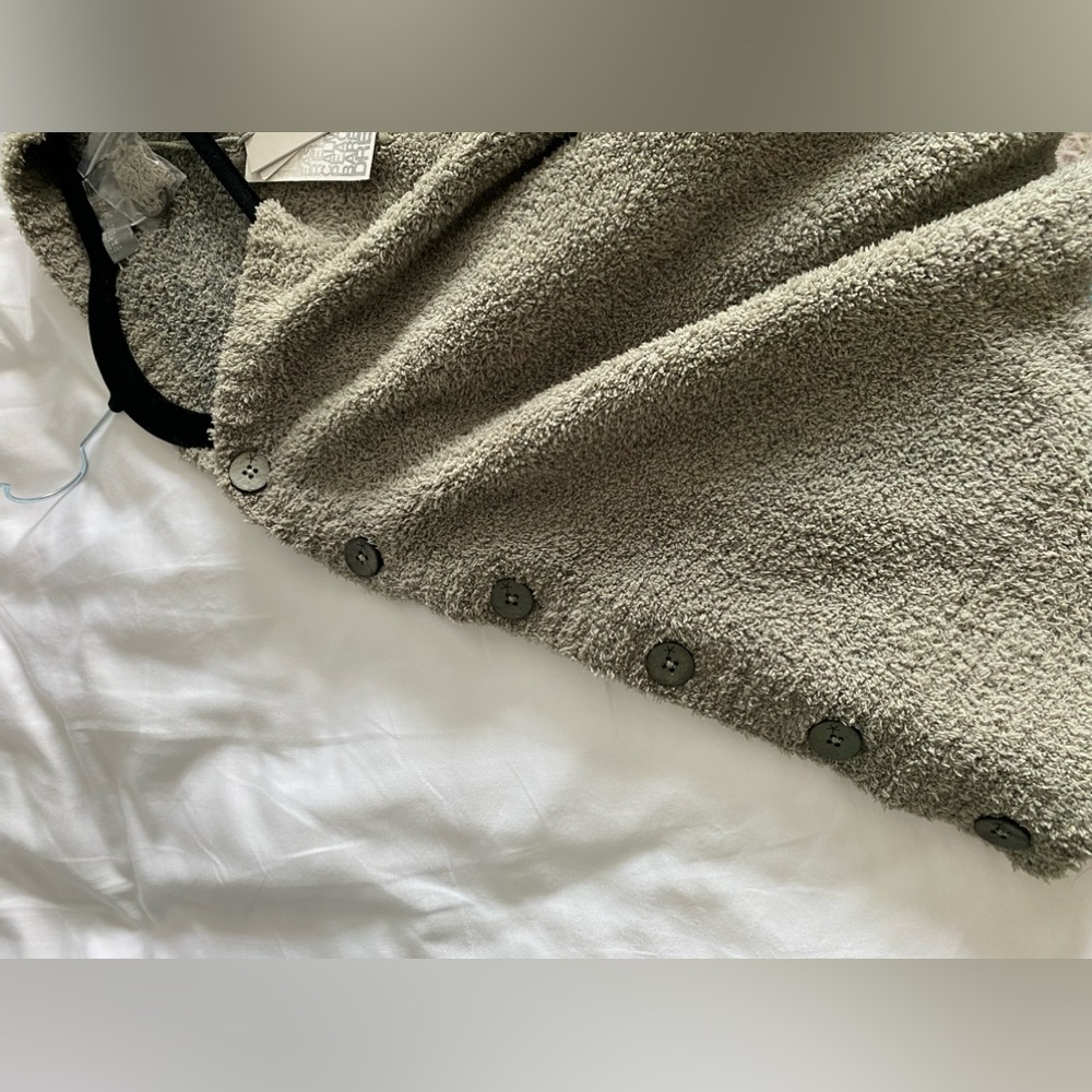 Barefoot Dreams CozyChic Coastline Pancho - Picture 3 of 7